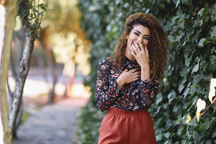 femme arabe avec de l'humour
